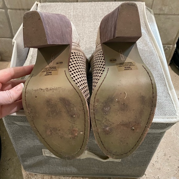 Vince Camuto Bootie - Picture 5 of 7